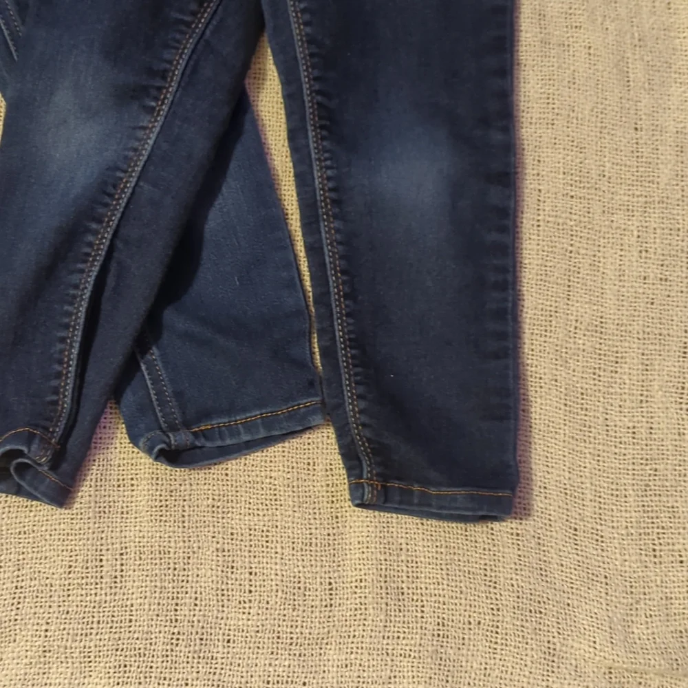 Pair of 3T Girl Jeans - Picture 4 of 8